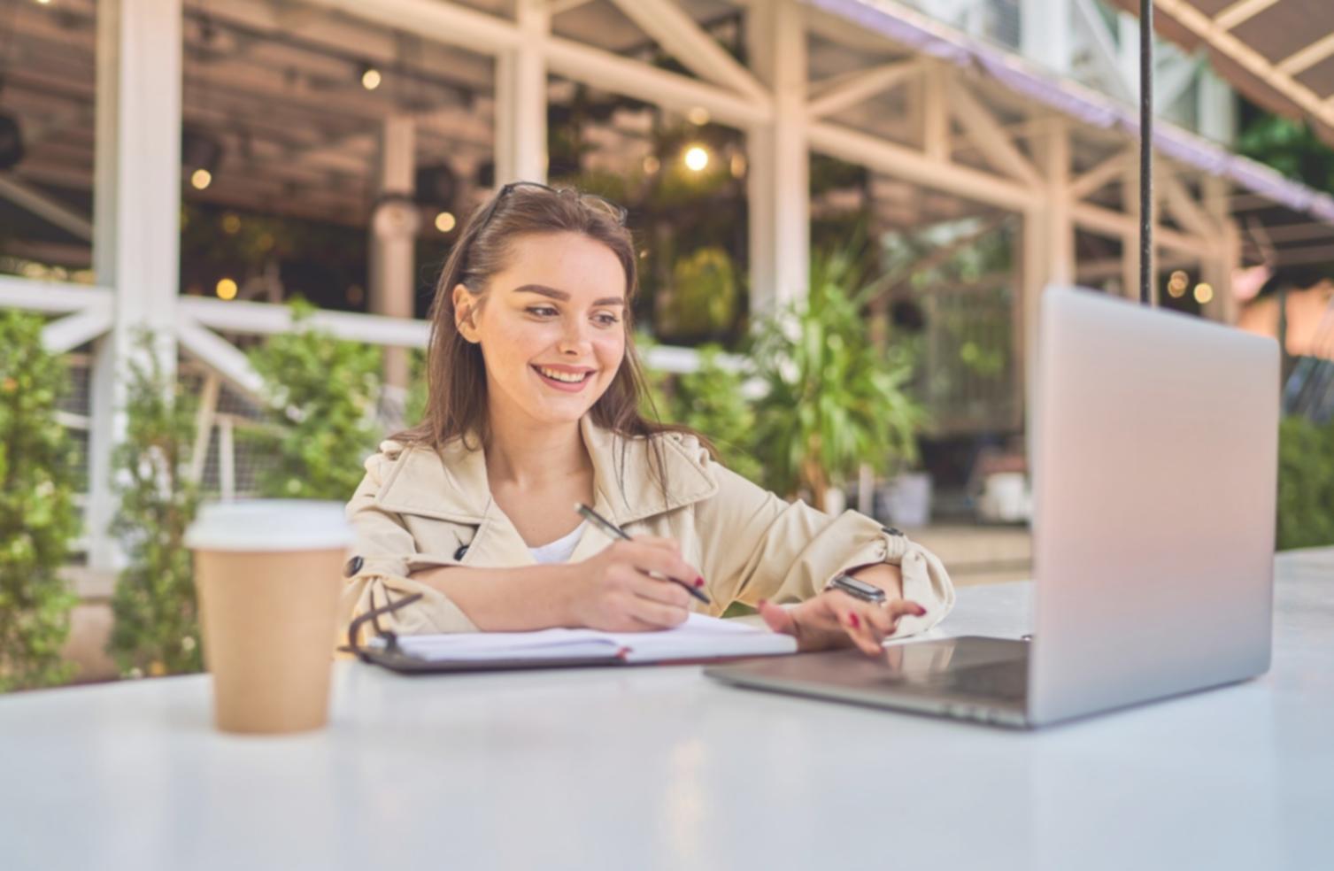 Sesiones de análisis financiero y capacitación